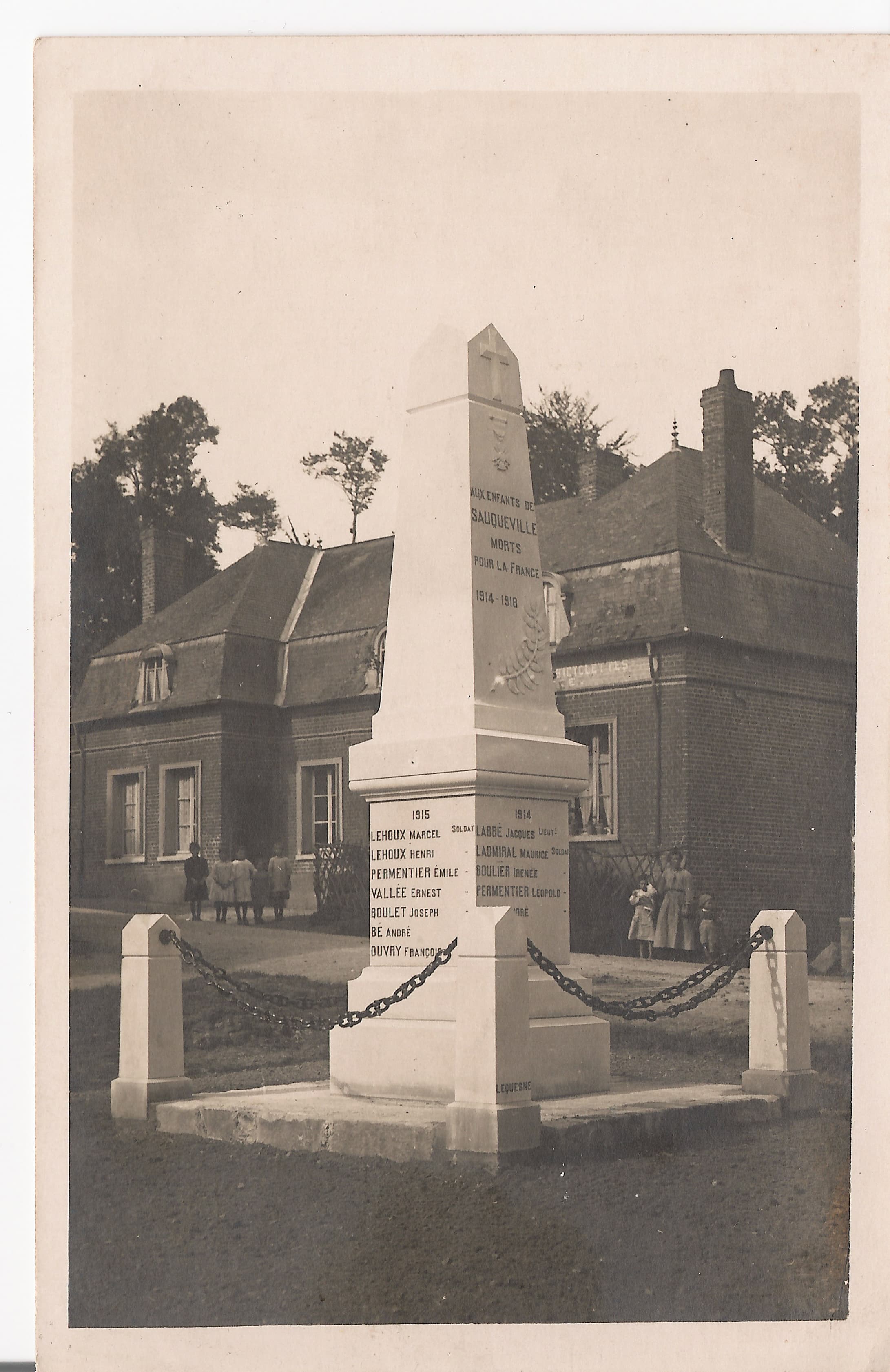 MONUMENT 1921